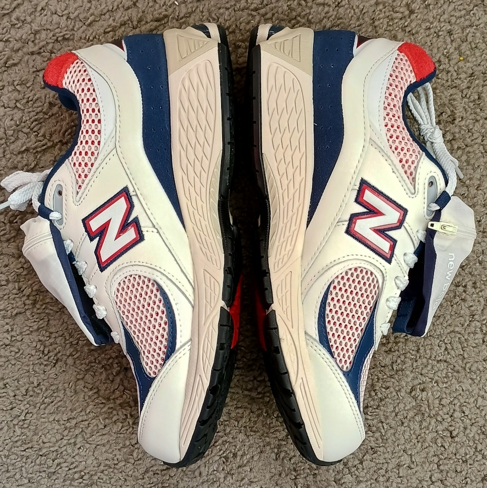 New Balance 2002R Pouch Navy Red men's size 9 - Picture 2 of 9